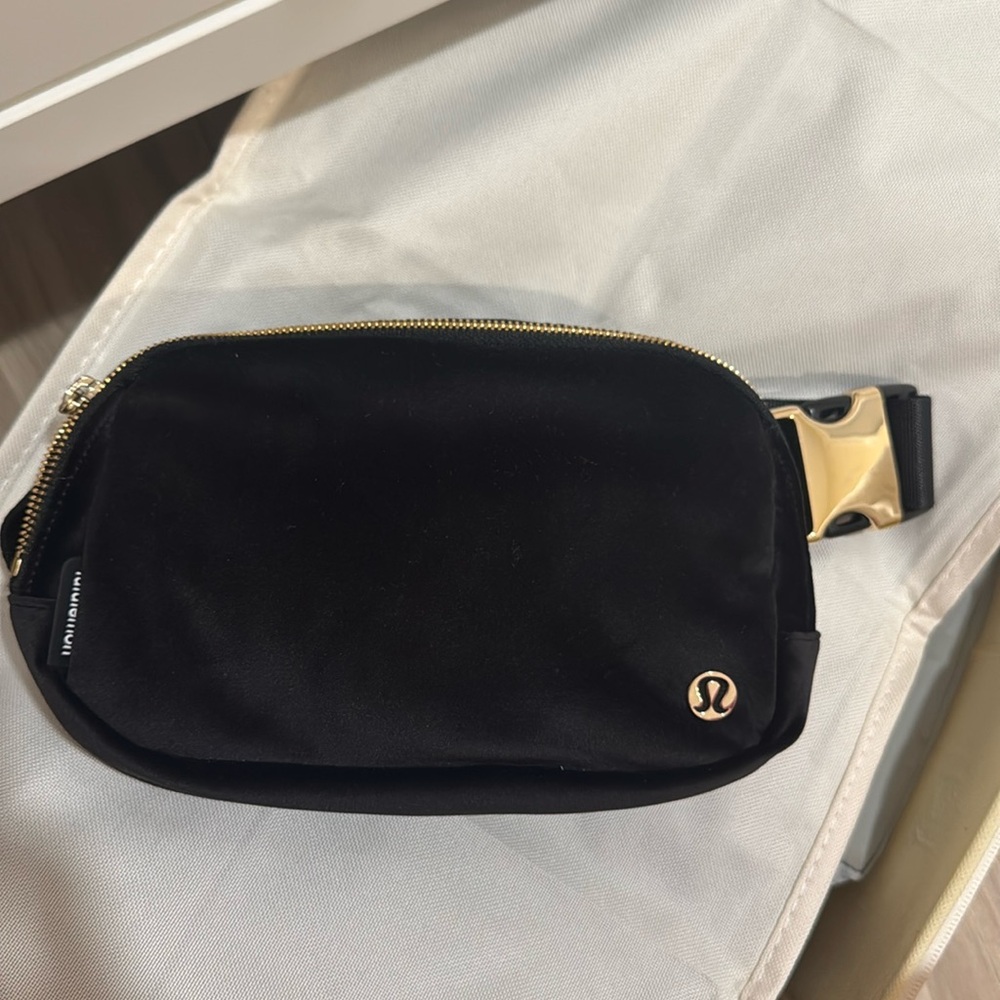 Lululemonn black velvet and gold belt bag